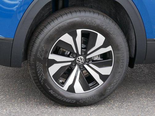 2025 Volkswagen Atlas Cross Sport 2.0T SE