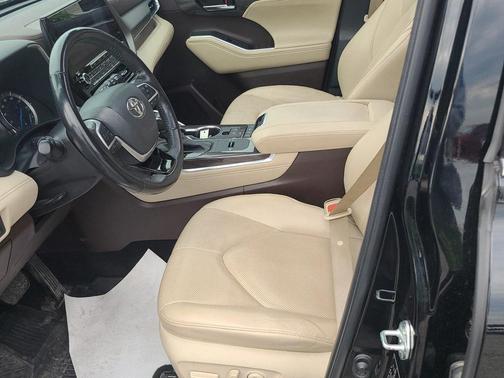 2022 Toyota Highlander Hybrid Limited