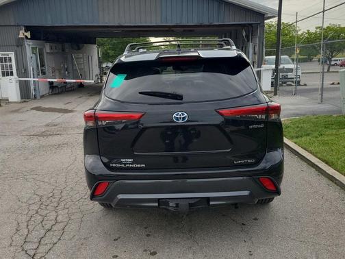 2022 Toyota Highlander Hybrid Limited