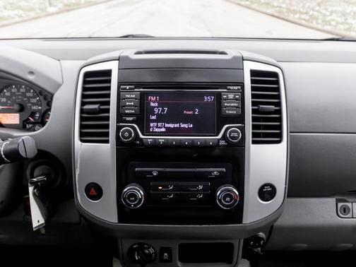 2017 Nissan Frontier SV