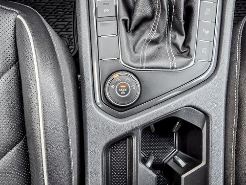 2022 Volkswagen Tiguan 2.0T SEL R-Line