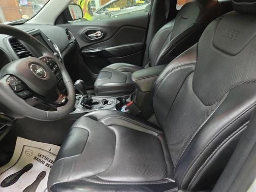 2023 Jeep Cherokee Altitude Lux