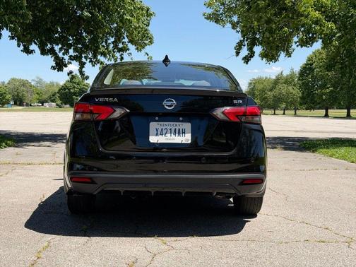 Black 2020 Nissan Versa 1.6 SR