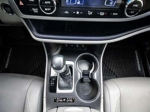 2018 Toyota Highlander Limited Platinum