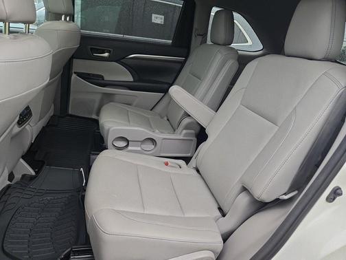 2018 Toyota Highlander Limited Platinum