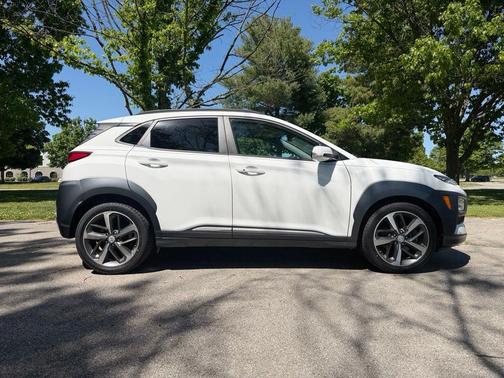 Lunar White 2021 Hyundai KONA Limited
