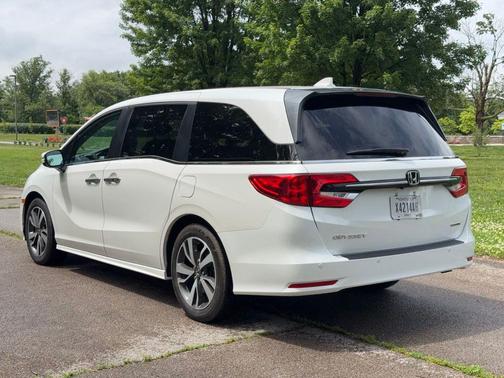White 2023 Honda Odyssey Touring