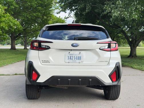 Crystal White Pearl 2022 Subaru Outback Limited