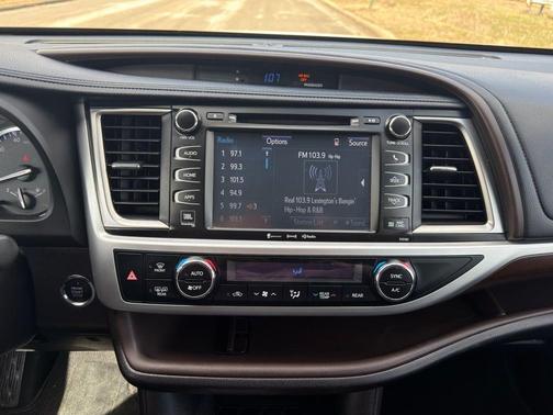 2016 Toyota Highlander 