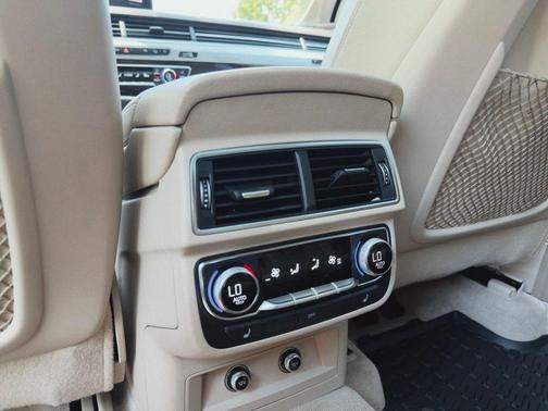 Glacier White Metallic 2019 Audi Q7 45 Premium Plus