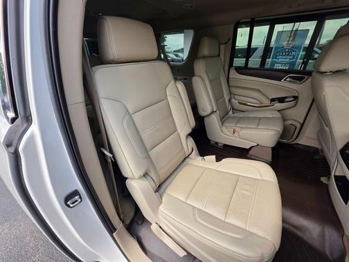 White Frost Tri-Coat 2017 GMC Yukon XL Denali