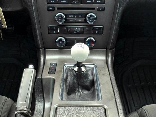 2013 Ford Mustang V6