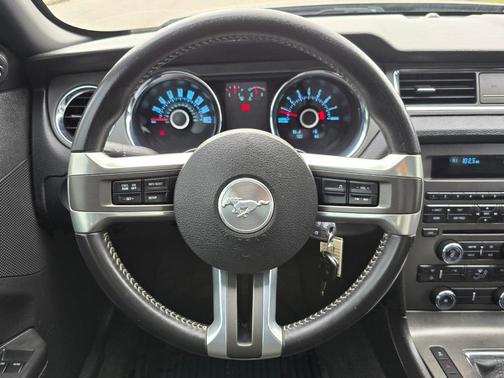 2013 Ford Mustang V6