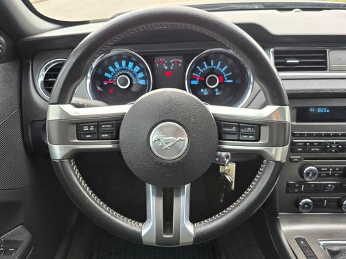 2013 Ford Mustang V6