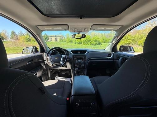 2017 Chevrolet Traverse 2LT