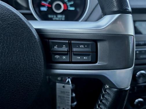 2013 Ford Mustang V6