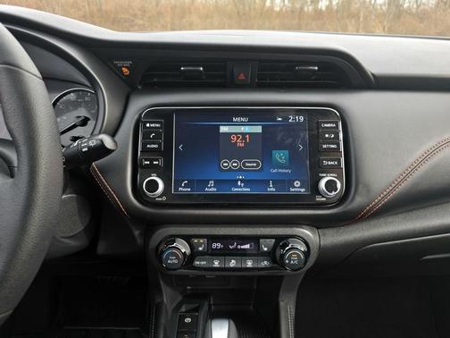 2023 Nissan Kicks SR