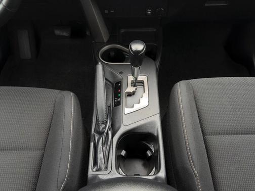 Pearl 2018 Toyota RAV4 XLE