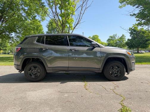 Granite Crystal Clearcoat Metallic 2019 Jeep Compass Sport