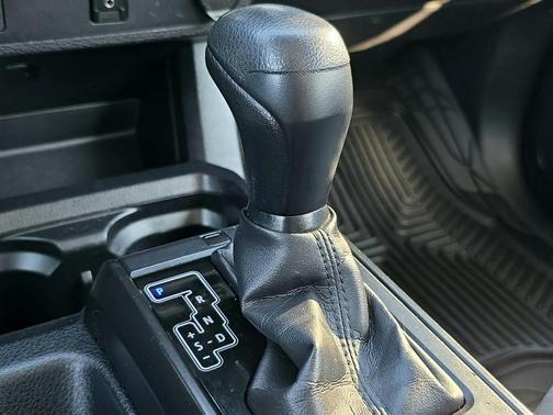 2017 Toyota Tacoma SR