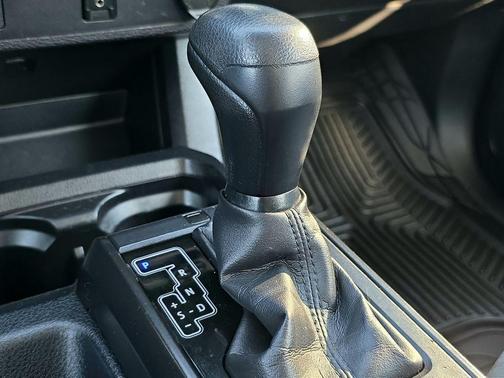 2017 Toyota Tacoma SR