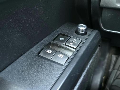 2017 Toyota Tacoma SR