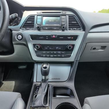 2016 Hyundai SONATA Hybrid SE