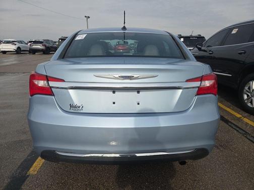 2014 Chrysler 200 LX