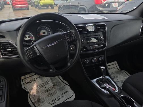 2014 Chrysler 200 LX