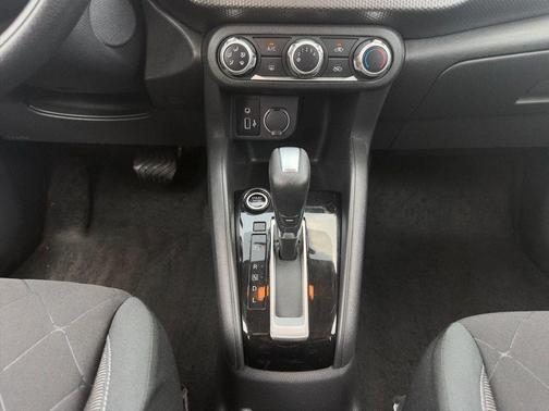 Super Black 2020 Nissan Kicks S