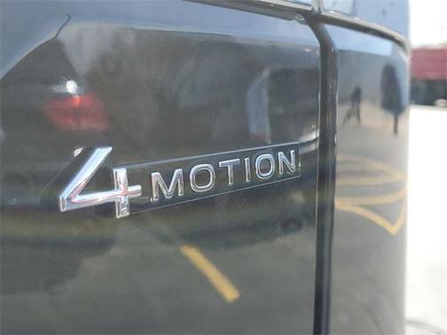 2025 Volkswagen Atlas 2.0T SE w/Technology 4MOTION