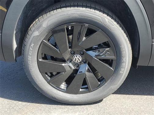 2025 Volkswagen Atlas 2.0T SE w/Technology 4MOTION