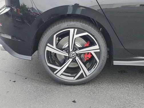 2025 Volkswagen Golf GTI 2.0T SE DSG