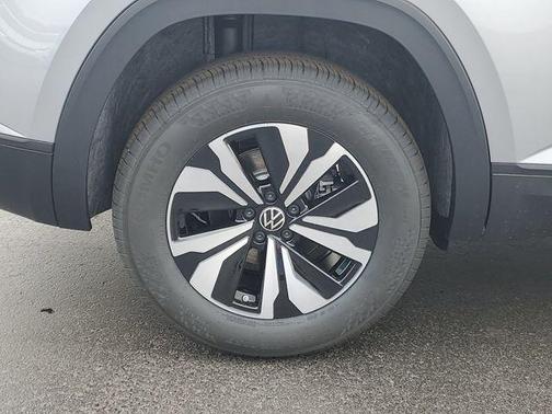 silver mist metallic 2026 Volkswagen Atlas Cross Sport 2.0T SE
