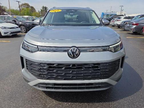 Silver Metallic 2025 Volkswagen Tiguan 2.0T SE 4MOTION