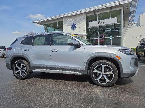 Silver Metallic 2025 Volkswagen Tiguan 2.0T SE 4MOTION