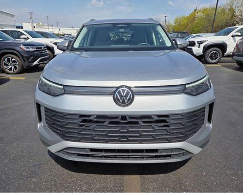 Silver Metallic 2025 Volkswagen Tiguan 2.0T SE 4MOTION