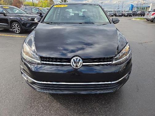 Deep Black Pearl 2019 Volkswagen Golf 1.4T S