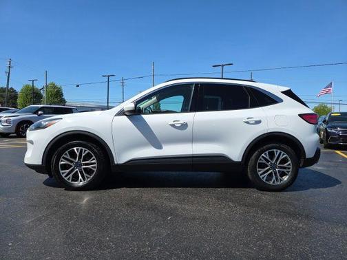 Oxford White 2020 Ford Escape SEL