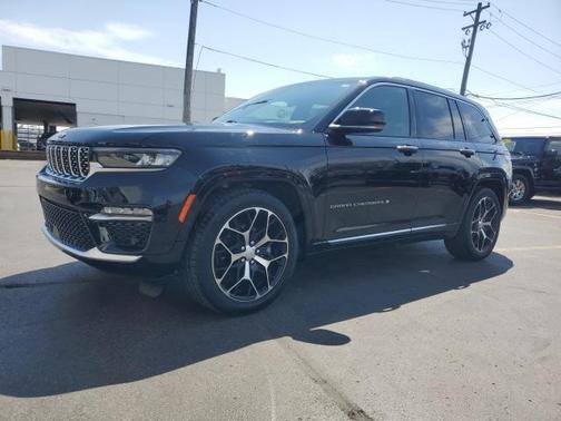 2022 Jeep Grand Cherokee Summit