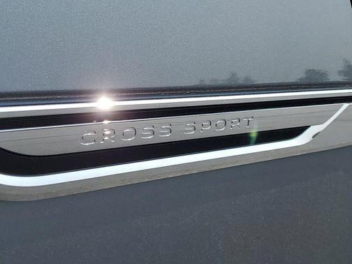 2025 Volkswagen Atlas Cross Sport 2.0T SE w/Technology 4MOTION
