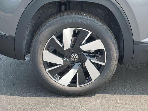2025 Volkswagen Atlas Cross Sport 2.0T SE w/Technology 4MOTION