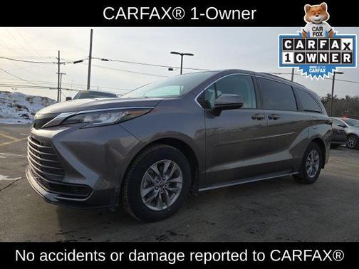 2023 Toyota Sienna LE