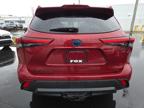 2023 Toyota Highlander Hybrid XLE