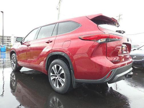 2023 Toyota Highlander Hybrid XLE