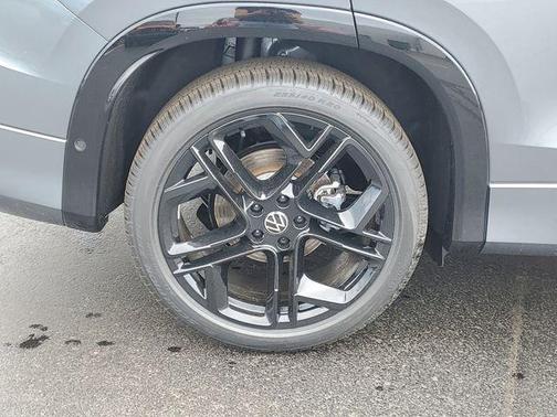 Platinum Gray Metallic 2026 Volkswagen Tiguan 2.0T SE R-Line Black