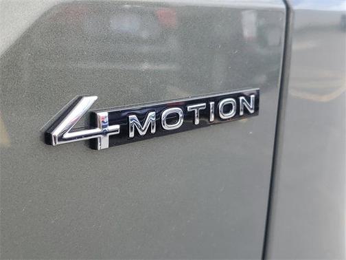 2025 Volkswagen Atlas 2.0T SE w/Technology 4MOTION