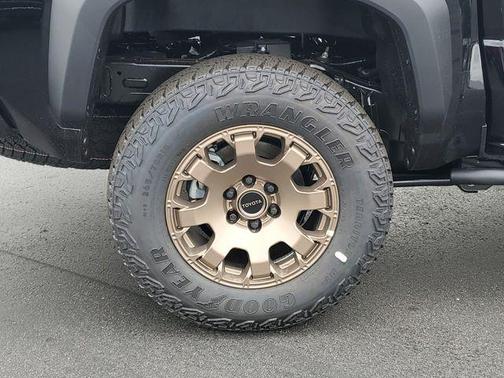 2025 Toyota Tacoma Hybrid Trailhunter