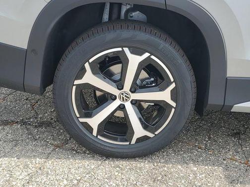 2025 Volkswagen Tiguan 2.0T SE 4MOTION