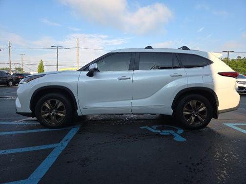 2023 Toyota Highlander Hybrid XLE